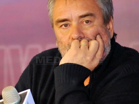 Un alt regizor cunoscut este acuzat de violențe sexuale de mai multe femei