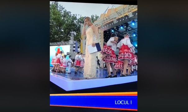 Răspunsul TVR legat de răspunderea pe care o poartă pentru avanscena montată la Festivalul Mamaia Copiilor care a cedat sub greutatea copiilor