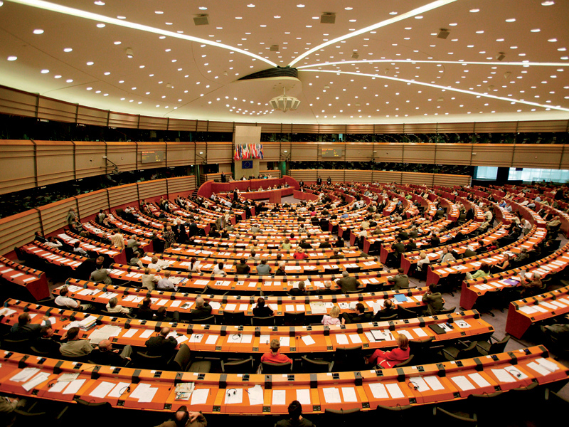 O comisie a Parlamentului European a votat în favoare liberalizării vizelor pentru Kosovo