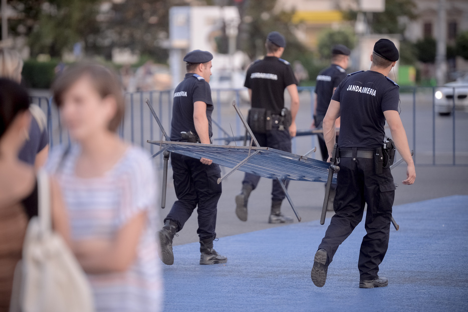 BILANȚ IREAL al VIOLENȚELOR din 10 august: 65 de protestatari agresați pe cap de jandarm abuziv. Autoritățile ar trebui să EXPLICE cum e POSIBIL