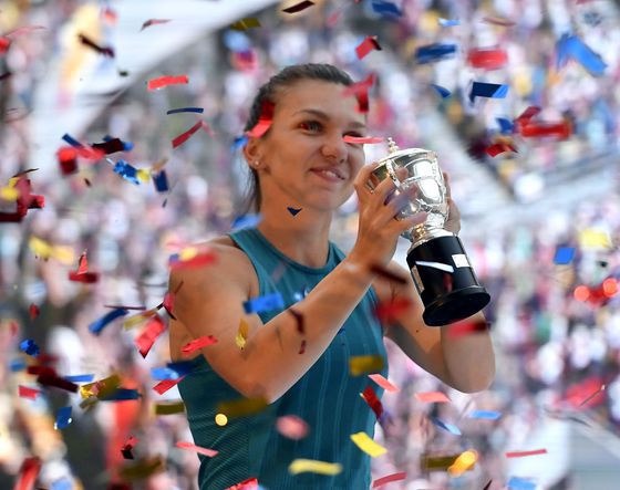 Simona Halep, în topul sportivelor cu cele mai mari venituri din acest an. Cât a câștigat din competiții și sponsorizări