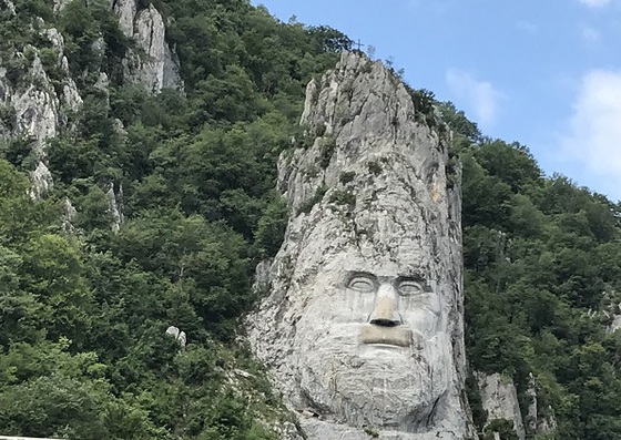 Decebal de la Dunăre. Povestea neștiută a celei mai înalte sculpturi în munte din Europa | FOTO