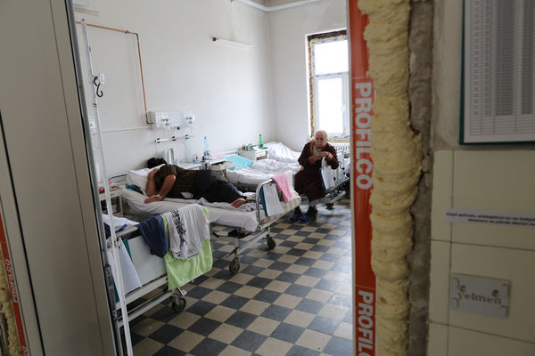 Birocrație, neglijență crasă, sărăcie și dispreț. SALARIILE nu sunt prima cauză pentru EXODUL MEDICILOR
