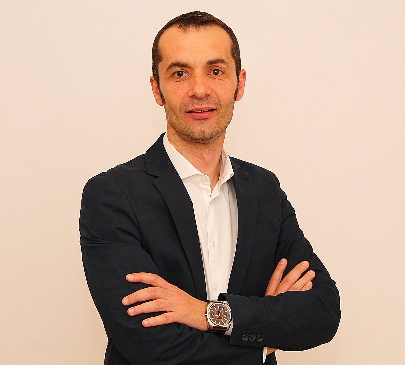 Cât de des apelează românii la internet banking