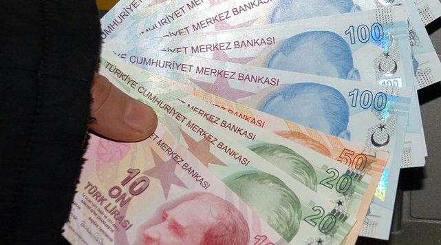 Lira tucească își continuă aprecierea