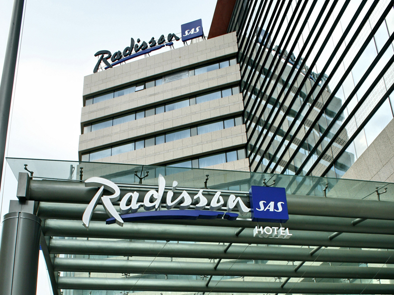Controversatul grup chinez HNA Group vinde hotelurile Radisson către un alt grup din China