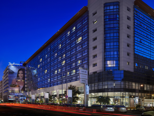 Chinezii de la HNA Group scot la vânzare hotelurile Radisson, după ce au ieșit deja din grupul Hilton. Pe mâna cui ar putea ajunge