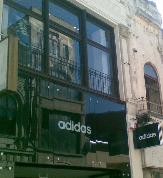 Veniturile Adidas s-au bucurat de Campionatul Mondial și au crescut exponențial în timpul competiției. Acțiunile nemților au crecut cu 10%