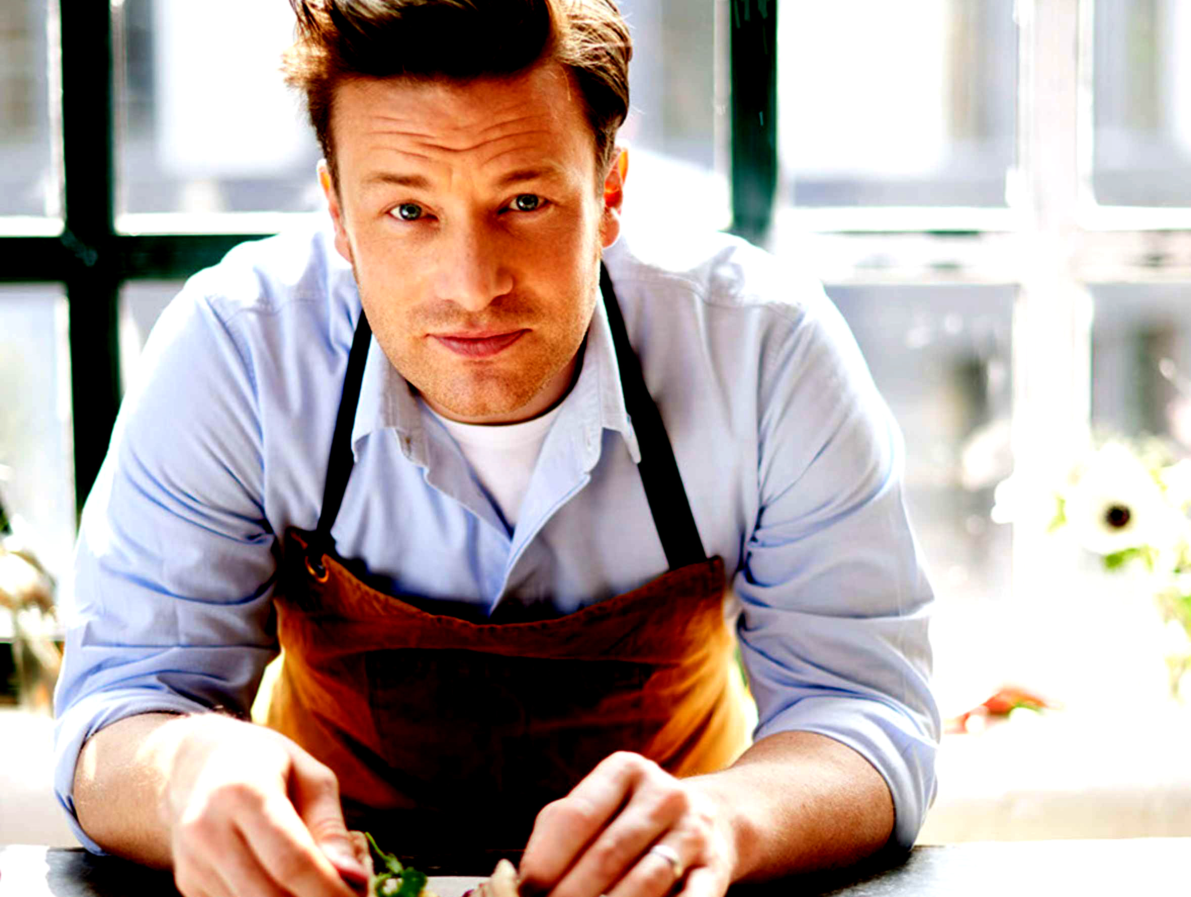 Cum a ajuns faimosul bucătar Jamie Oliver la un pas de faliment si de ce a fost nevoit sa închidă mai multe restaurante