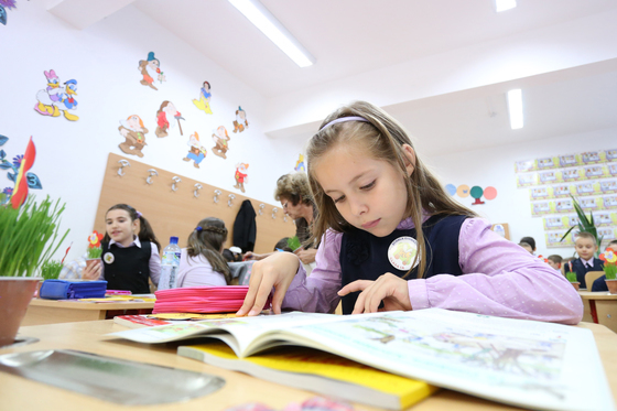Back to school: Cât costă să cumperi rechizite și să pregătești un copil de școală