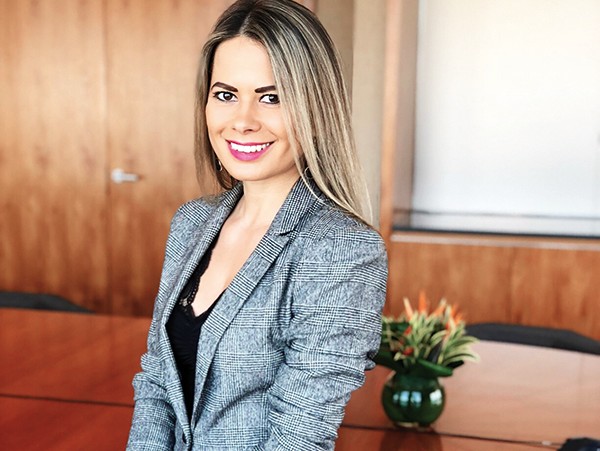 Cum a ajuns această tânară din România director pentru regiunea centrală și de est a Europei în cadrul unui gigant holding financiar japonez