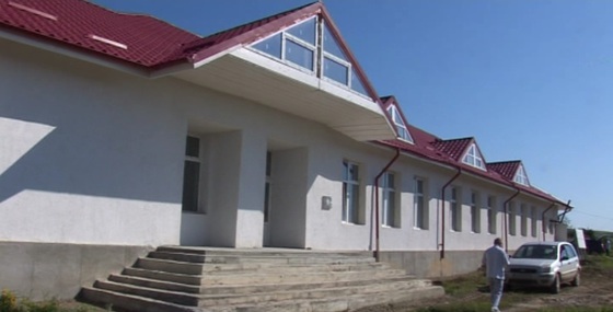 Trei zile până la ȘCOALĂ | Un record negativ de viteză: O școală construită timp de 12 ani nu e gata/ Datele obținute arată situația pregătirilor din câteva județe, pentru noul an școla