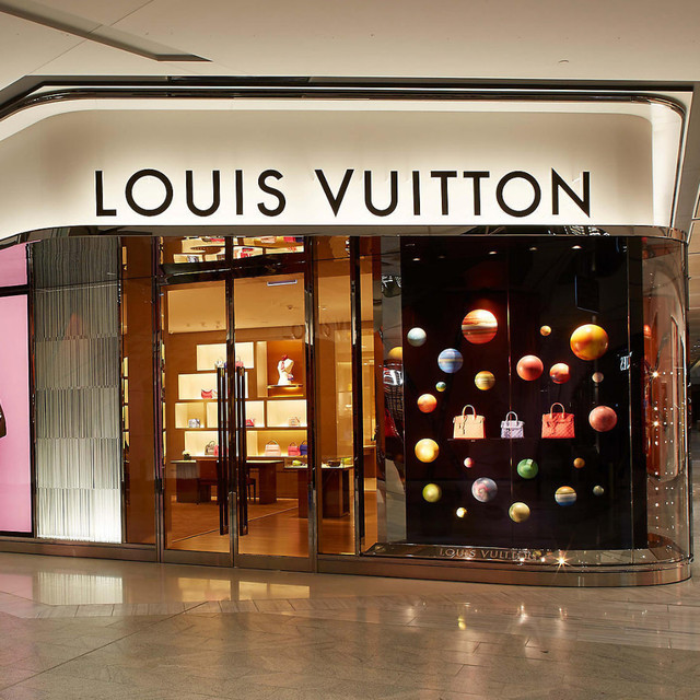 Luxul a bătut cu mult piața: Louis Vuitton, Hermes și Kering, creșteri de peste 20% în 2018 față de o medie de 1% a bursei de la Paris