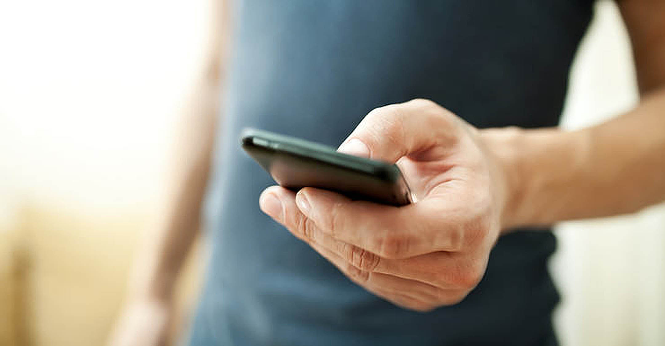 Noua metodă prin care românii sunt păcăliți la telefon: „Era un ton foarte autoritar, să te facă să suni”