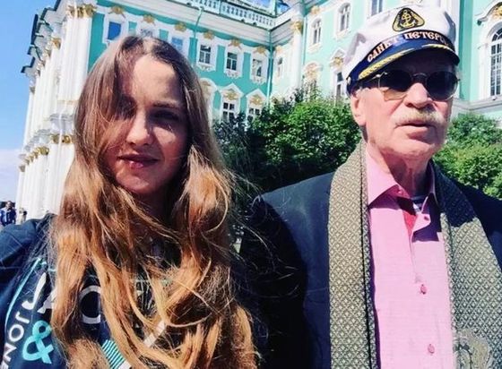 Un actor de 87 de ani divorțează de soția de 27 de ani. Motivul e CONTROVERSAT