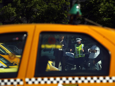 Un copil care și-a rupt mâna la GRĂDINIȚĂ, trimis cu taxiul la spital