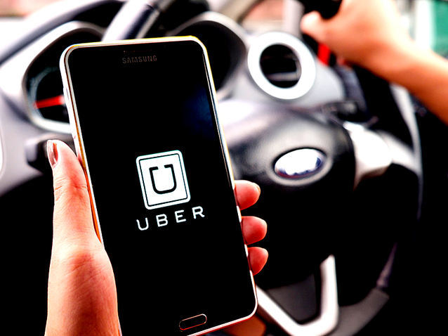 Uber introduce un „Buton pentru Asistență 112”, alerte de viteză și un centru de siguranță pentru clienții și șoferii companiei