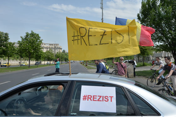 Protestatarii #rezist, după decizia privind declararea obligatorie a mitingurilor: Dăm statul în judecată