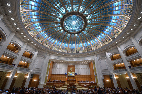 Deputații votează astăzi legea offshore. Ce beneficii va avea România din exploatarea gazelor