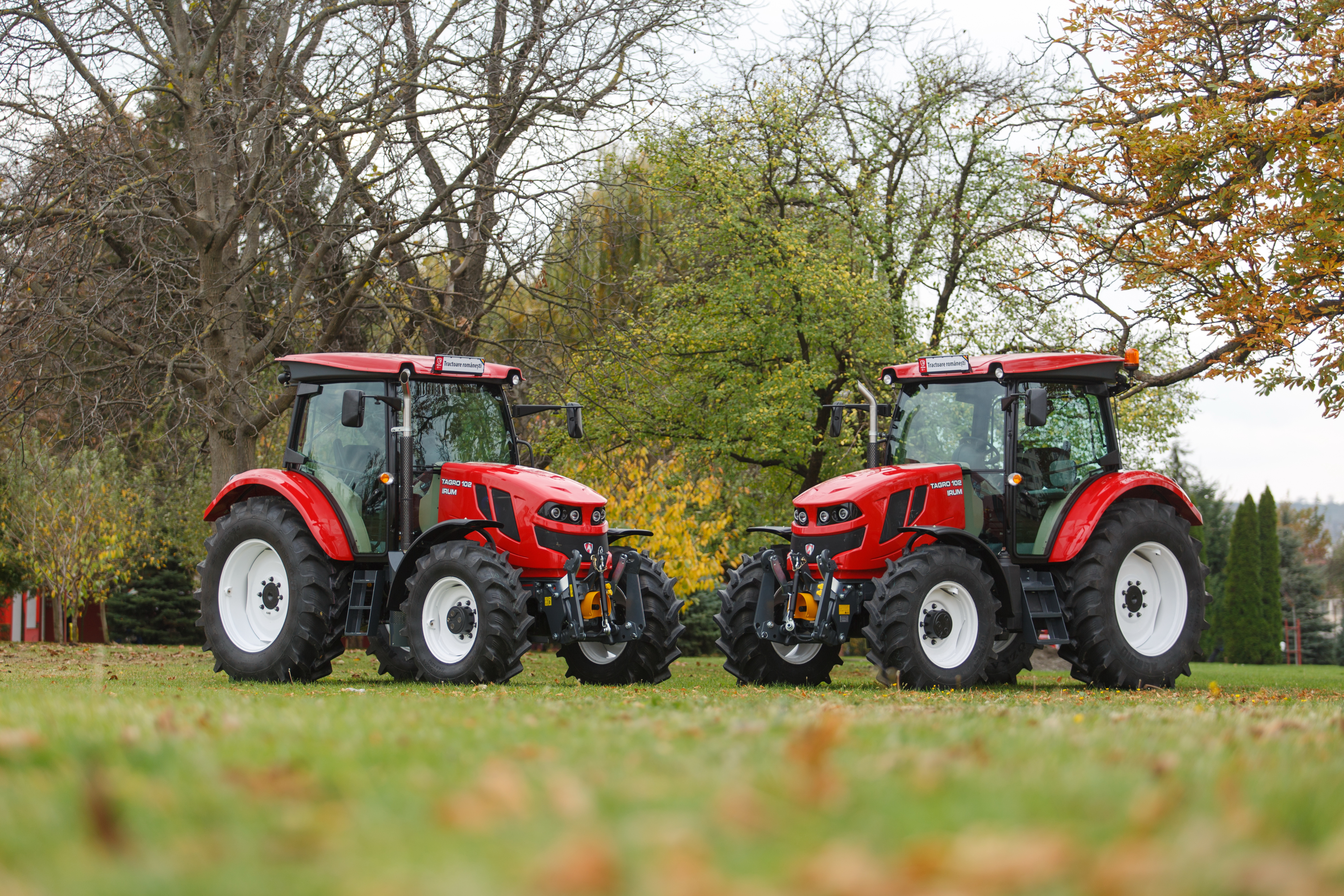 Cât costă și cum arată primul tractor „made in România” după o pauză de 10 ani. Are inclusiv comenzi prin radio și aer condiționat - VIDEO