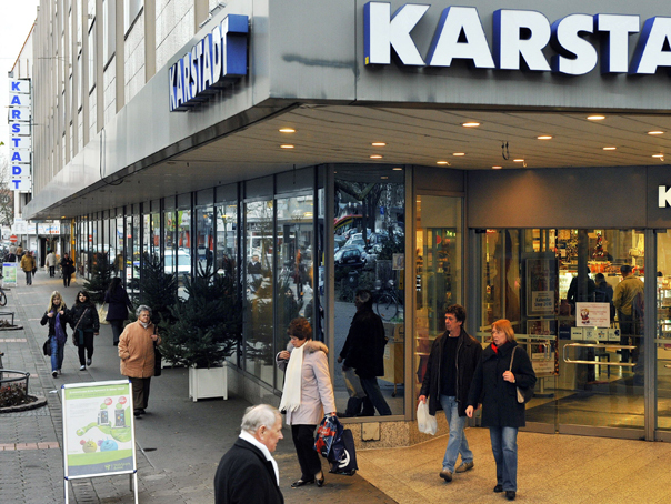 Cine este magnatul, cu o avere de 4 miliarde de dolari și care nu a terminat niciodată liceul, care va prelua magazinele universale din Germania