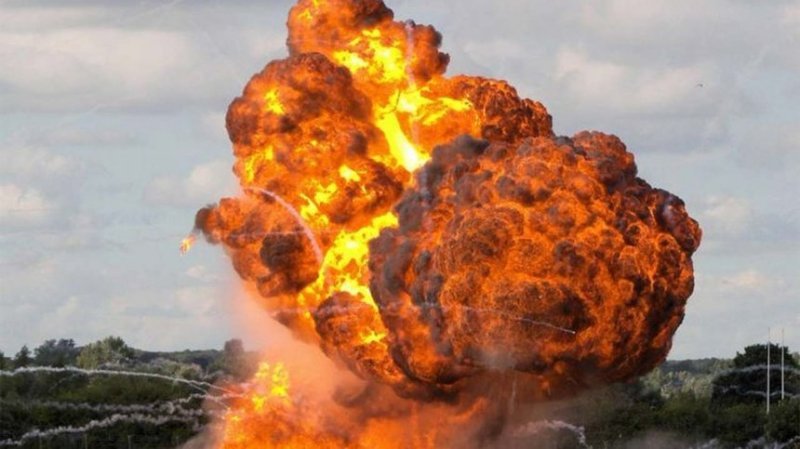 Carnagiu după ce o autocisternă a EXPLODAT: Cel puțin 50 de morți și 100 de răniți