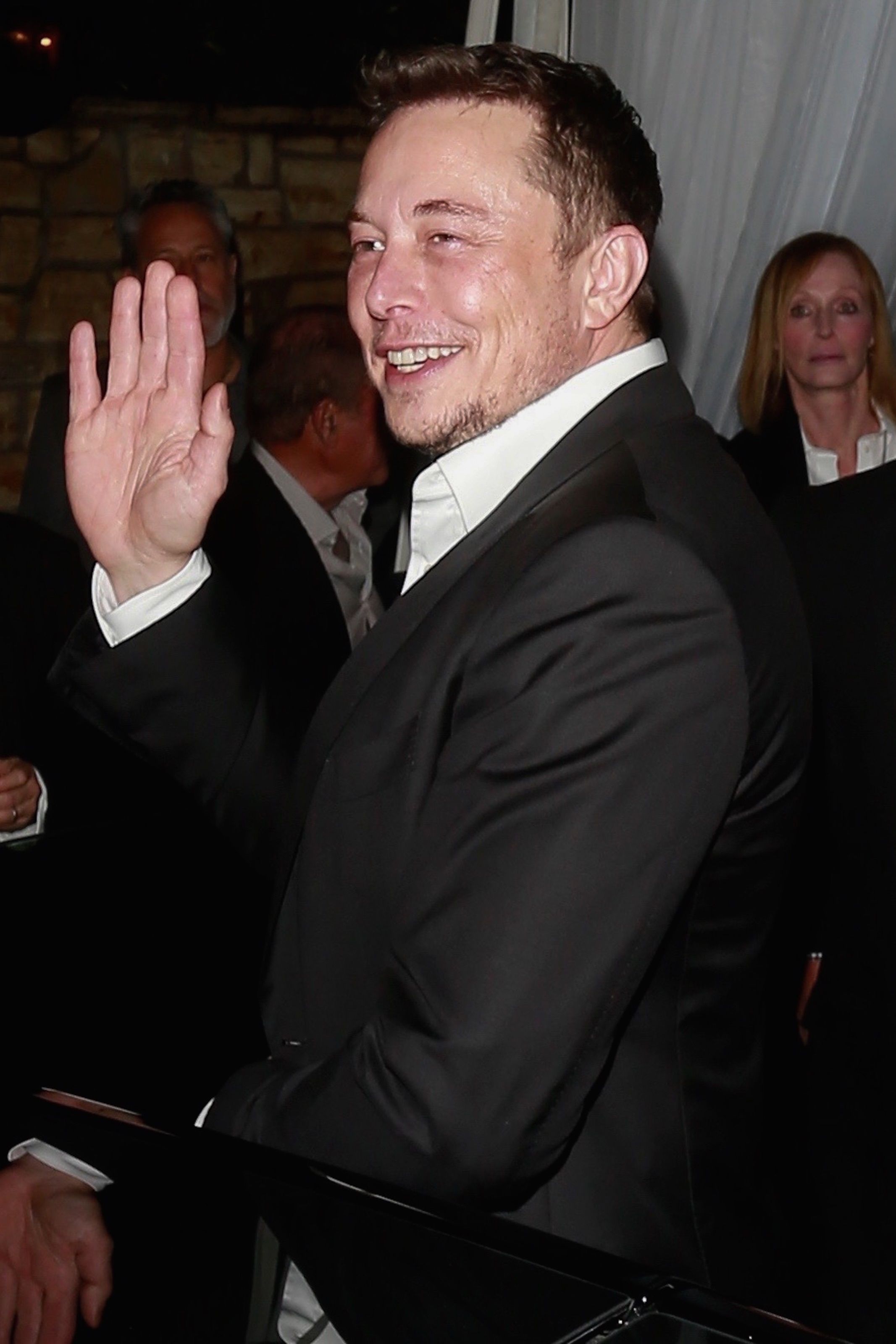 Investitorii nu știu ce a fumat Elon Musk, dar încrederea în Tesla a explodat: Miliardarul a atins ținta de producție pentru T3 și a depășit toate recordurile. Acțiunile au crescut cu 17%