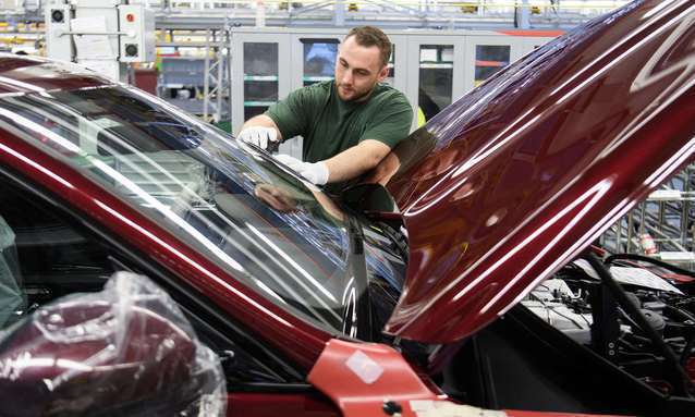 Angajări MASIVE în România: Una dintre cele mai mari companii din industria auto caută să ANGAJEZE mii de oameni