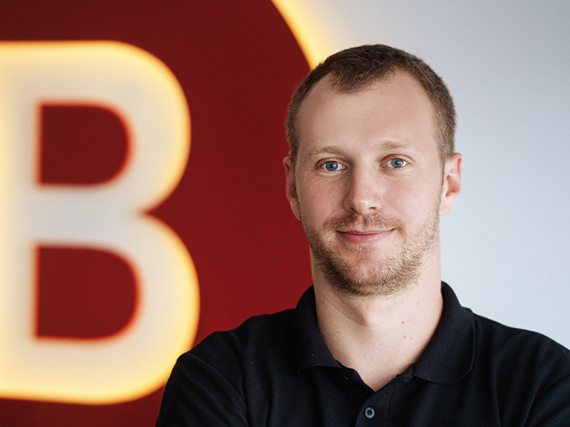 Opinie Bogdan Botezatu, specialist în amenințări informatice, Bitdefender: "Riscuri de securitate în sectorul financiar, fabrica de bani a criminalilor informatici"