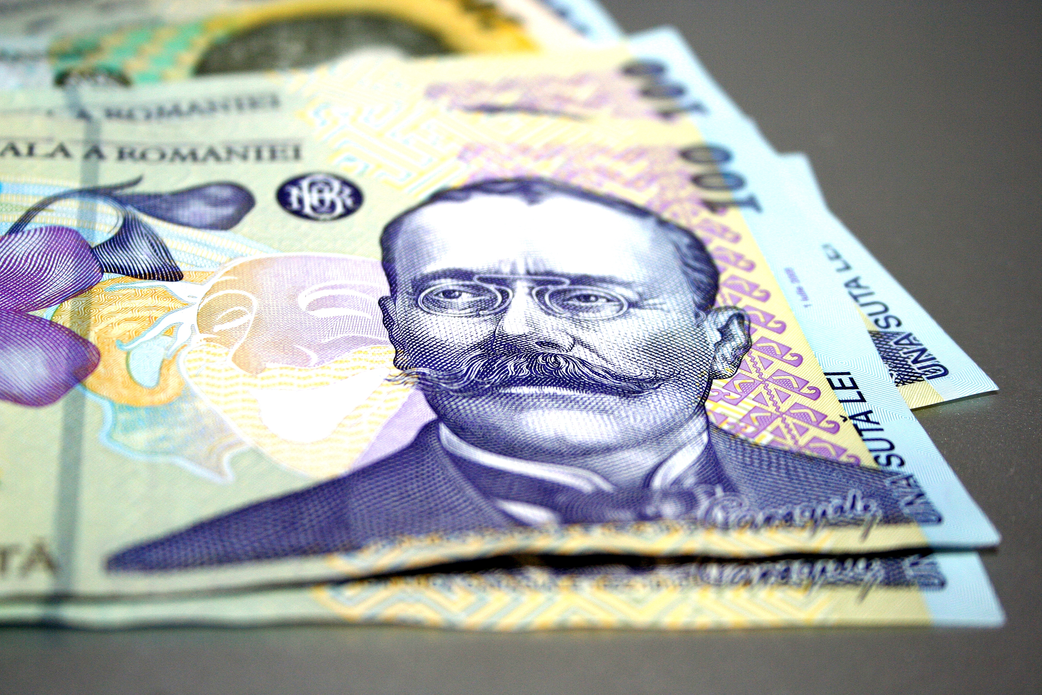 Un oraș din România își face propria monedă. Vezi cum arată și de când o să intre în circulație