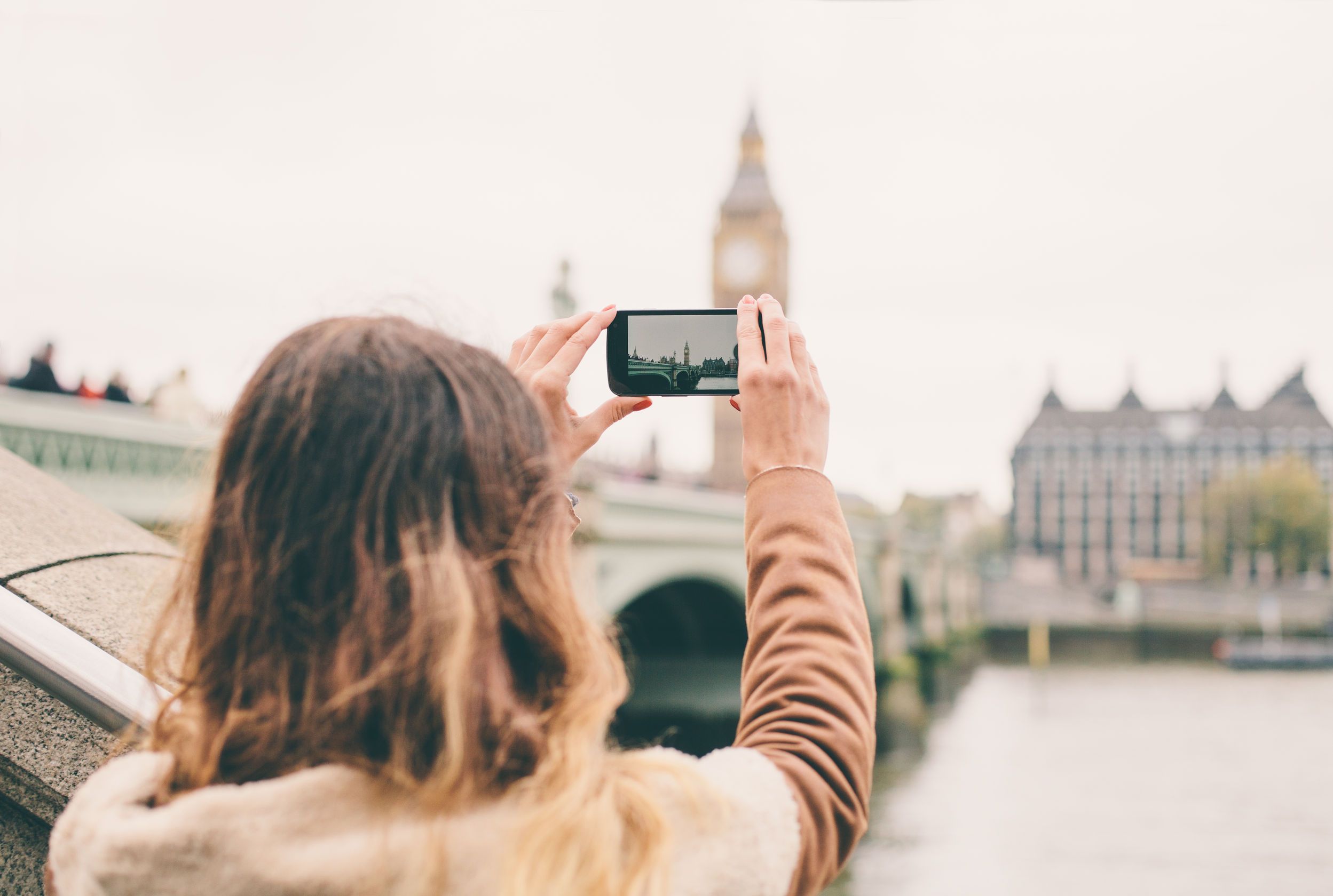 Smartphone-urile ucigașe: Apariția telefoanelor mobile a decimat piața aparatelor de fotografiat