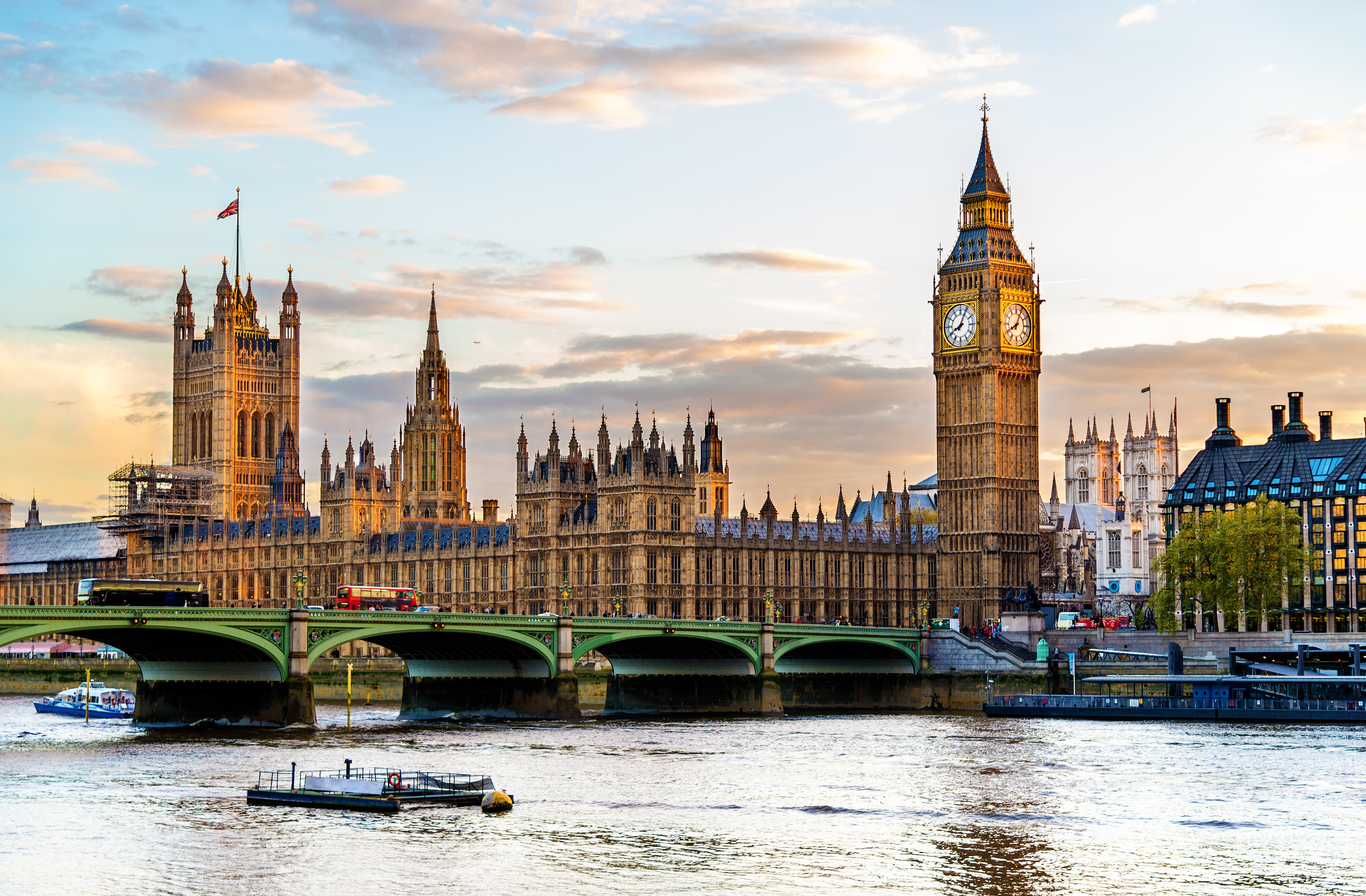 Brexit a cauzat o creștere cu 50% a numărului de locuințe nevândute din Londra