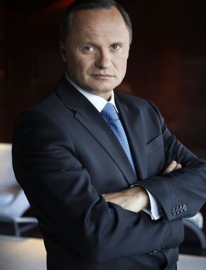 Scandalul anului în Polonia: Leszek Czarnecki, proprietarul IDEA Bank, îl acuză pe șeful ASF-ului polonez că i-ar fi cerut o mită de peste 3 milioane de dolari