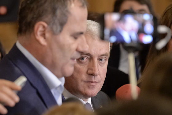 După demisia lui Stănescu, Țuțuianu face noi declarații. Până când va rămâne senator independent