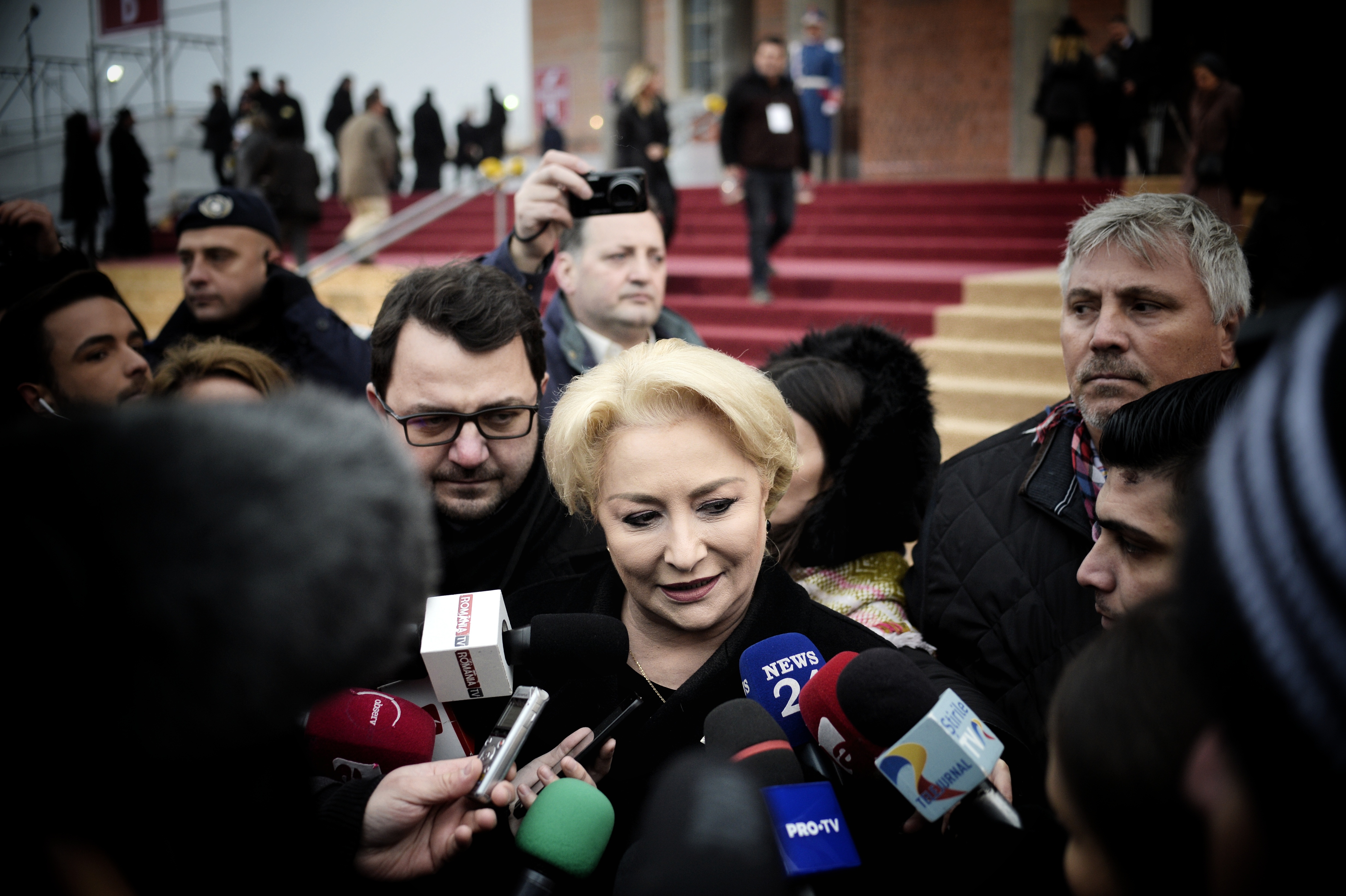 Salariul minim ajunge la 3.000 de lei pentru o categorie de angajați. Declarații surpriză de la premierul Dăncila la Alba Iulia