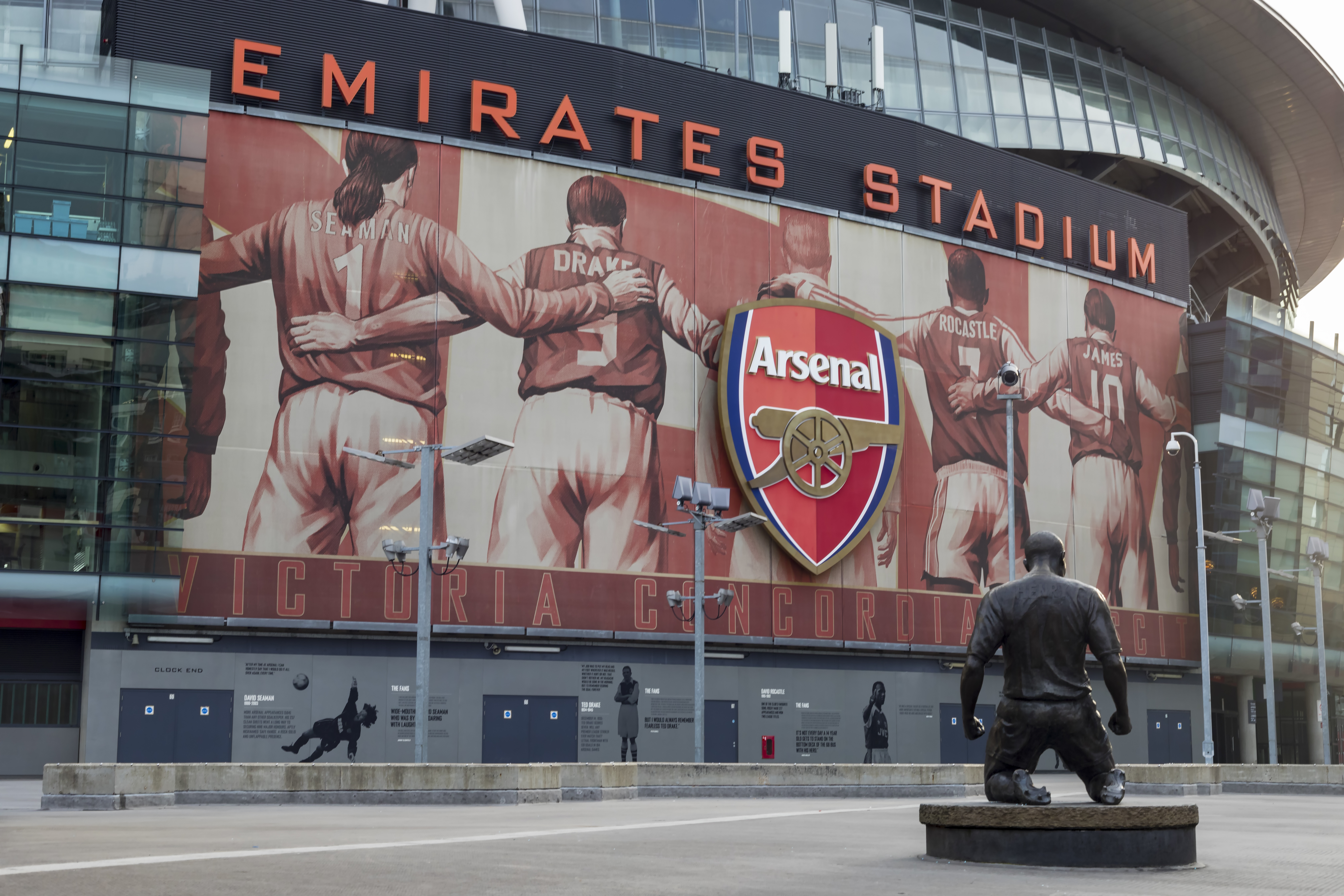Premieră în fotbal: Emirates Stadium, arena pe care joacă celebrul club britanic, Arsenal, funcționează integral pe energie obținută din surse regenerabile