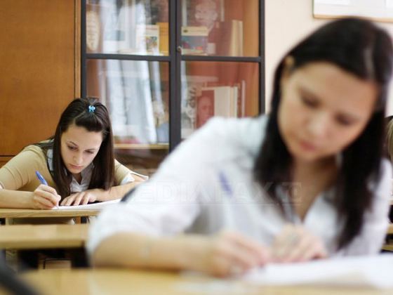 Decizia MEN de a schimba examenele de BAC și evaluare națională. Deputații PNL solicită anularea testelor grilă. Turcan: Sunt note umflate
