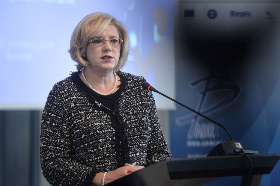 Corina Crețu: Cea mai TENSIONATĂ relație pe care o am acum este cu propriul GUVERN. Vreau discuții cu CIFRELE pe masă