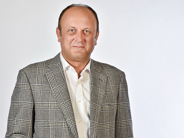 Cartea de vizită a lui Dan Șucu - CEO și proprietar / Mobexpert