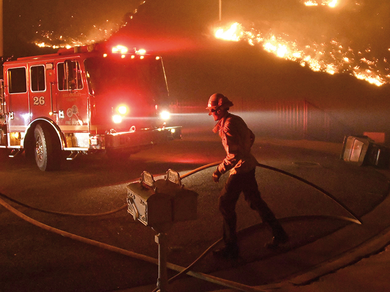 Cel mai puternic incendiu din istoria Californiei