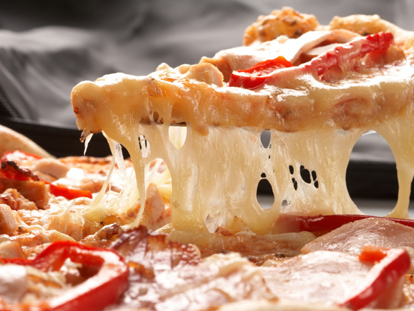 Livrarea de mâncare nu va mai fi niciodată la fel: Ford, Walmart și Postmates pun la punct un serviciu de livrări bazat pe vehicule autonome