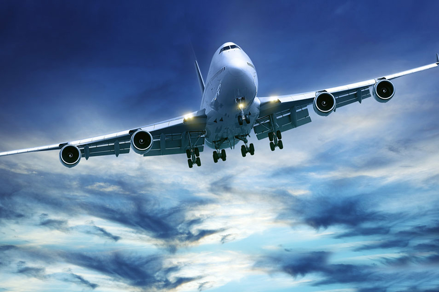 Klaus Iohannis a promulgat legea utilizării datelor pasagerilor de avion