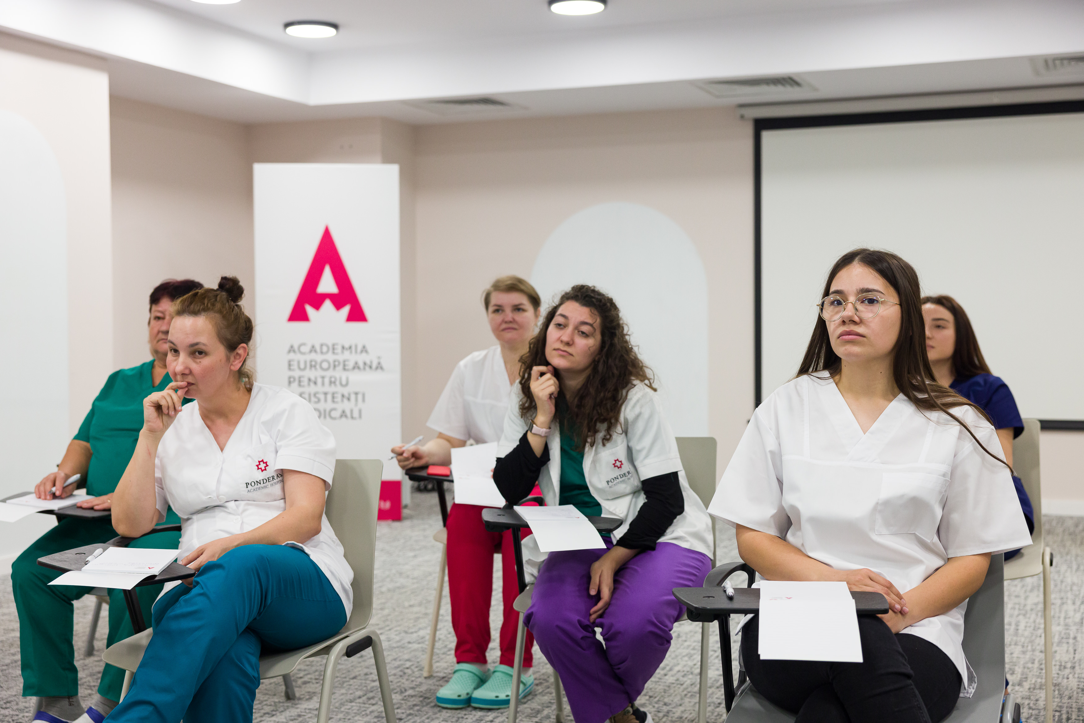 Rețeaua de sănătate Regina Maria organizează prima Conferință Națională a Asistenților Medicali