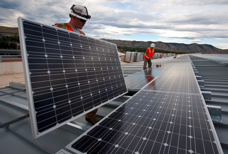 7 modalitati prin care poti sa ai costuri mai mici la energia electrica