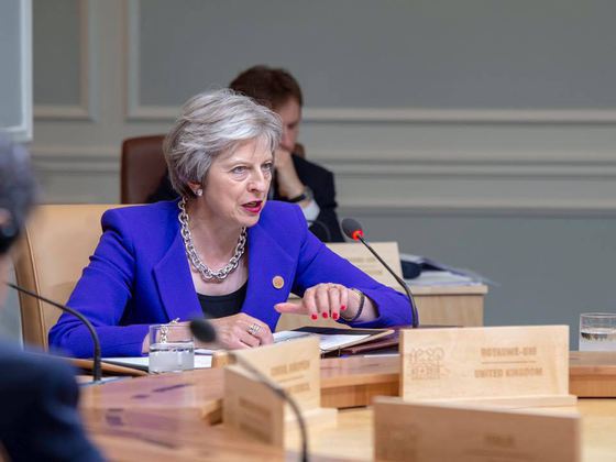 BREAKING: Theresa May a obținut votul de încredere al Partidului Conservator și rămâne prim-ministru al Marii Britanii