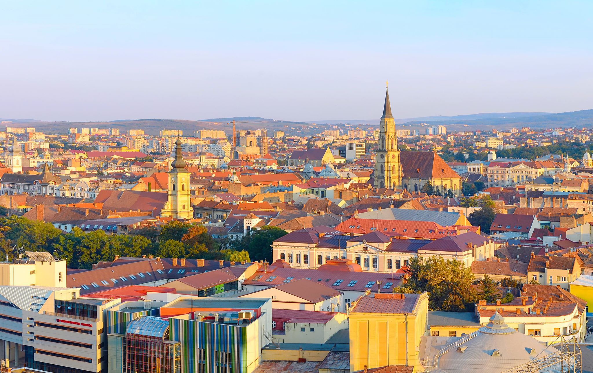 București vs. Cluj: Cine câștigă în lupta pentru cel mai bun oraș în care să locuiești în România