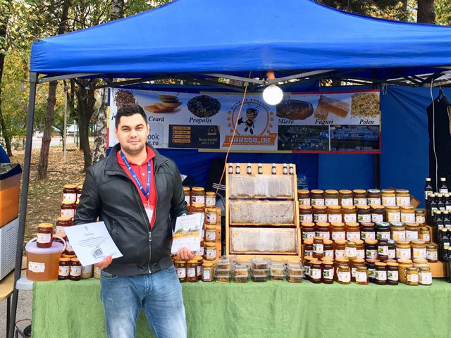 Un tânăr din Caracal a transformat pasiunea părinților într-o afacere, iar acum produsele lui ajung în toate colțurile țării