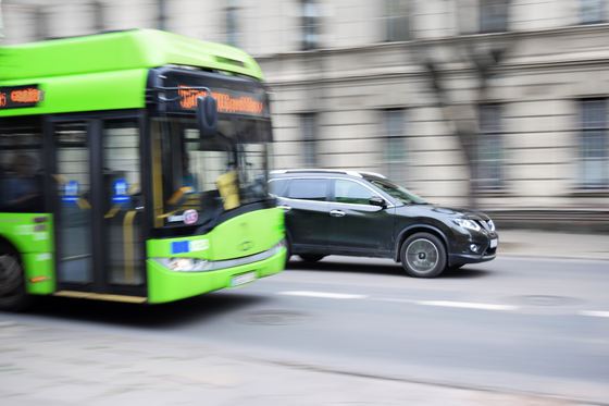Primăria Capitalei va cumpăra 100 de autobuze electrice din bani europeni. Pe ce linii vor circula vehiculele