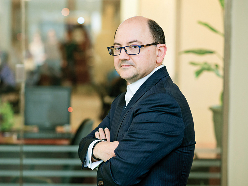 Cătălin Crețu, general manager România, Croația, Slovenia, Malta / VISA Europe: "Acum, totul se învârte în jurul telefonului mobil. Majoritatea băncilor mari se preocupă de plata prin interm