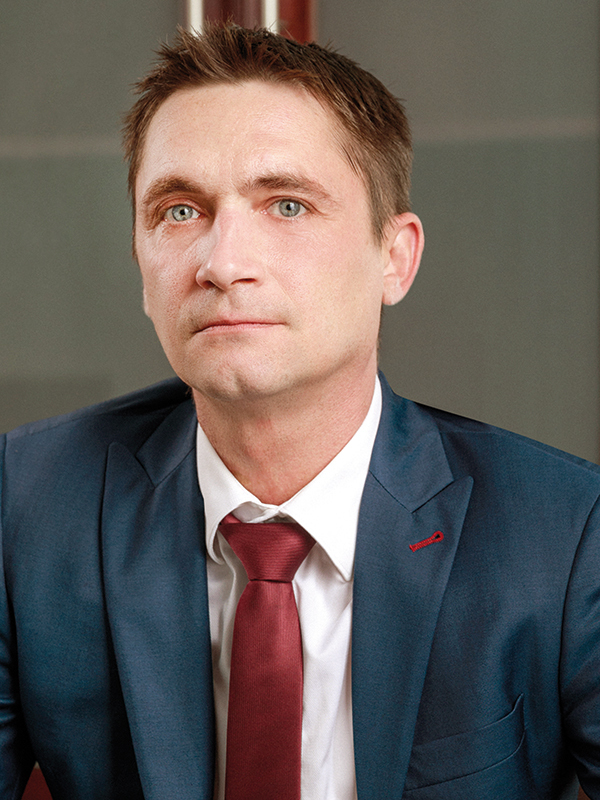 Cosmin Pătroiu, director general / TeraSteel: „Consider că un lider este cel care contribuie activ la construirea mediului profesional în care activează și se dezvoltă continuu atât pe sine c